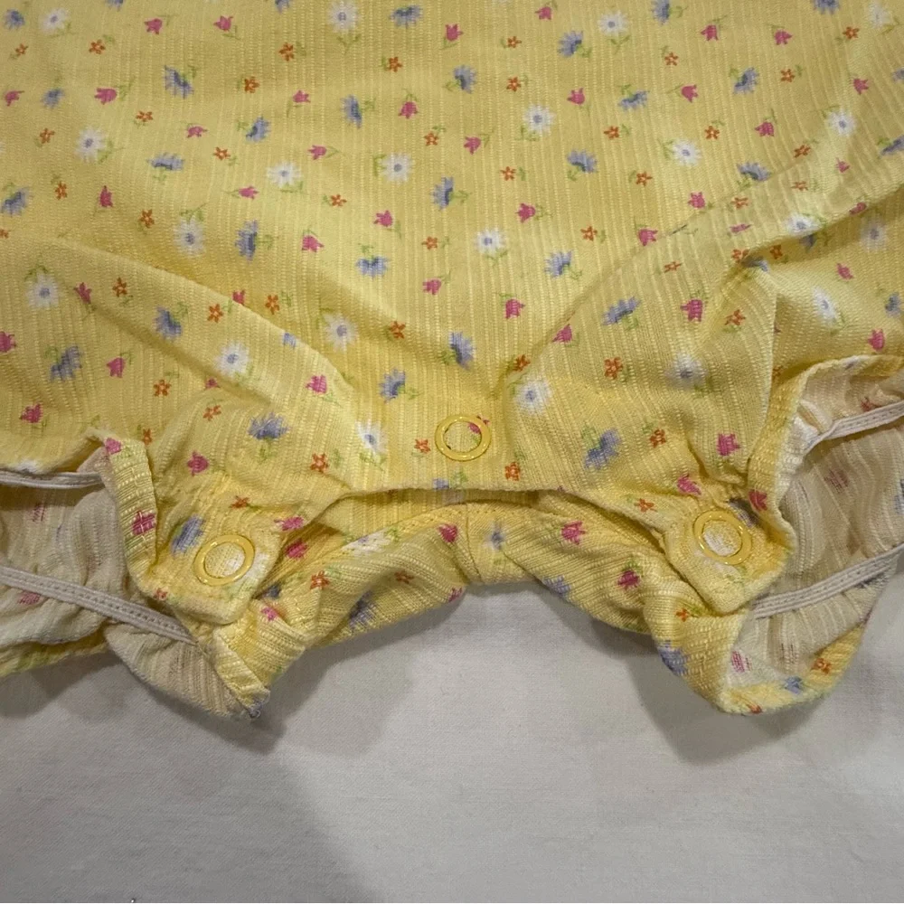 Y2K Carter's Sunny Floral Baby Romper Size 9-12 Months